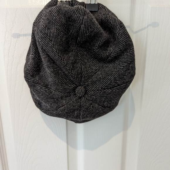 Men's, large newsboy cap in grey tweed - Picture 2 of 3